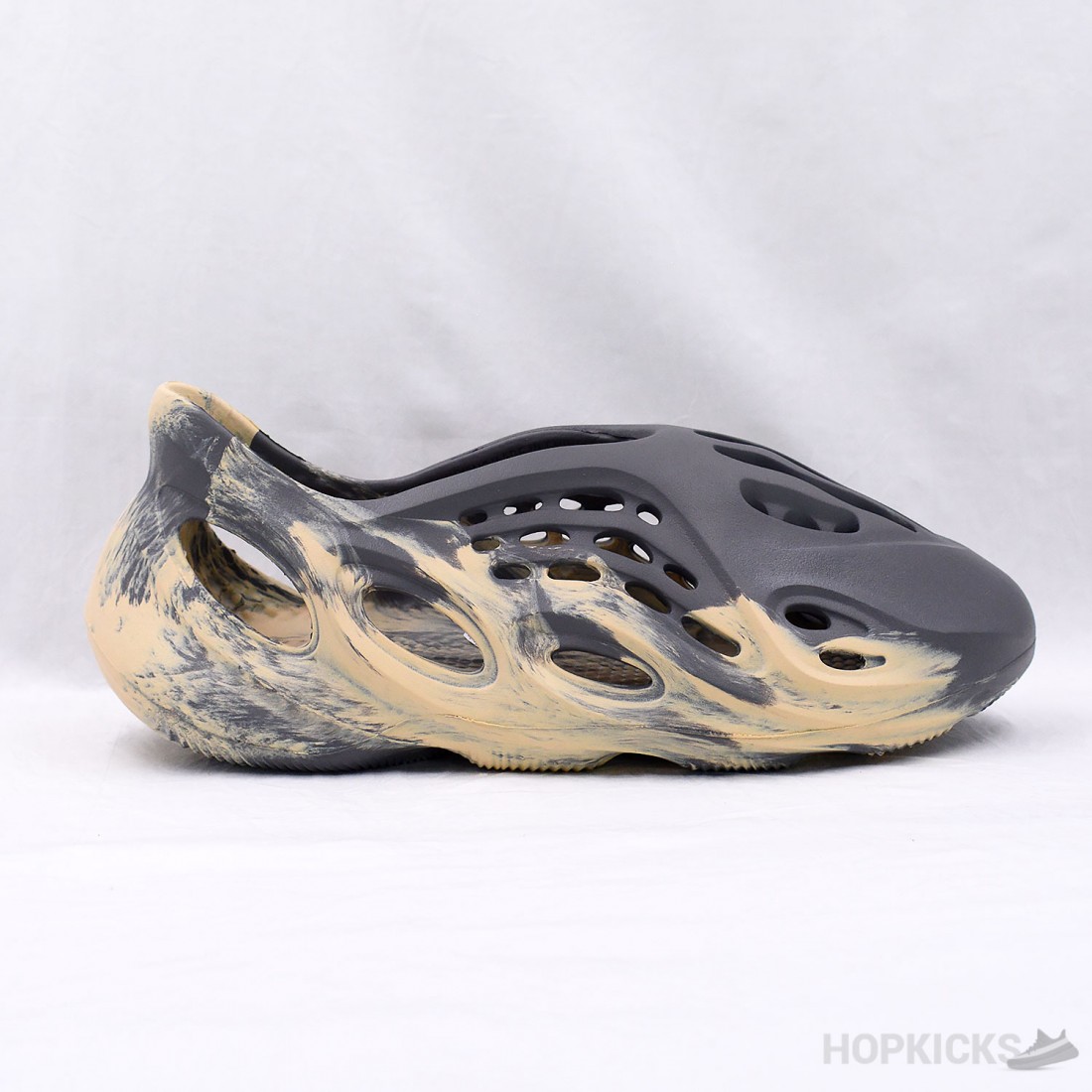 Foam yeezy hot sale